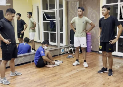 Latihan Fisik Gym 01